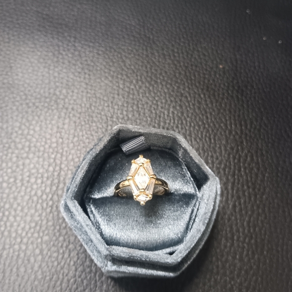 Kendra Scott ring - Picture 2 of 5